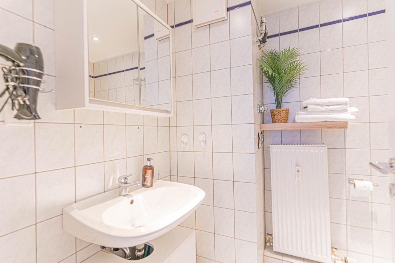 Apartment Leverkusen Esterno foto